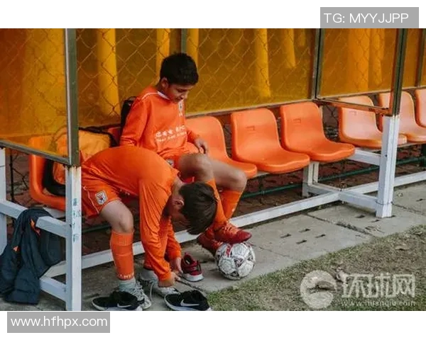 自律铸就辉煌全面解析足球球星科学训练成长之路